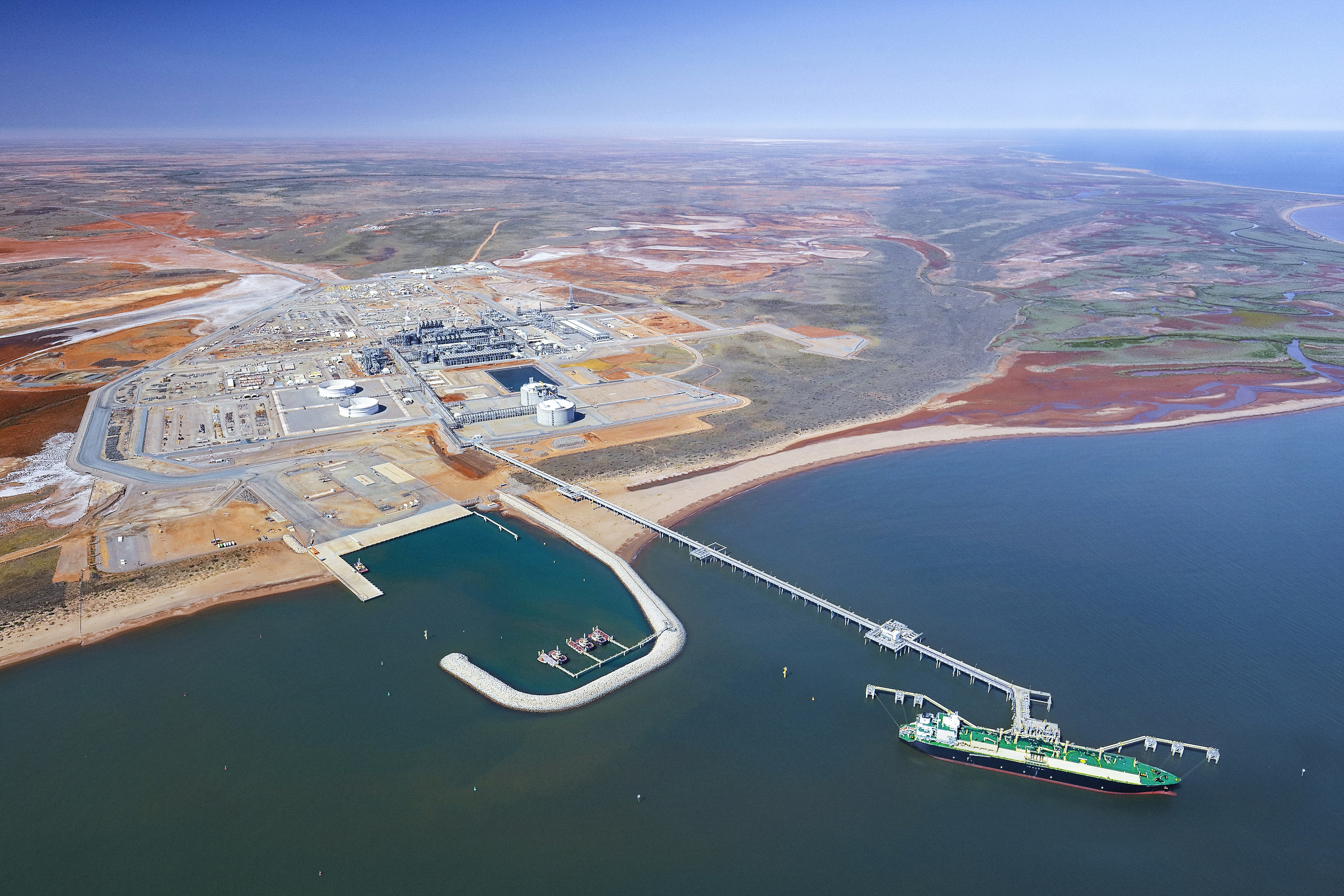 Chevron’s unit in Australia has resumed production at its 8.9 mtpa Wheatstone LNG terminal near Onslow.