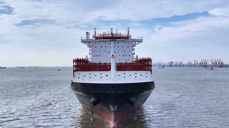 Chinese yard hands over Seaspan’s LNG-fueled containership