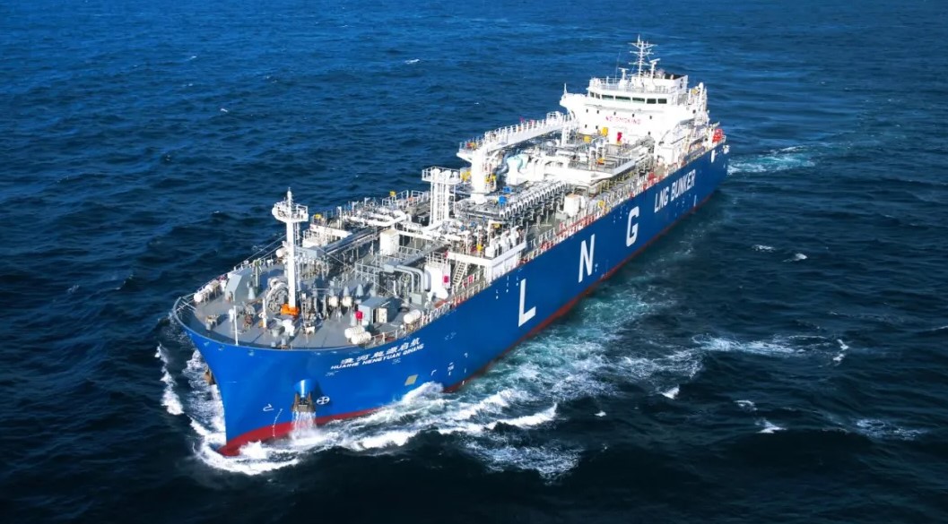 Hudong-Zhonghua Chinese LNG bunkering vessel wraps up trials