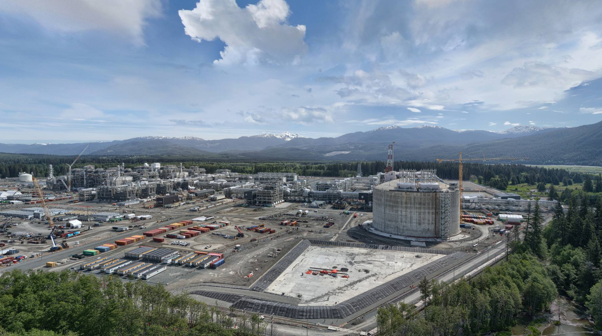 Fluor and JGC move one step closer to completion of LNG Canada's first train