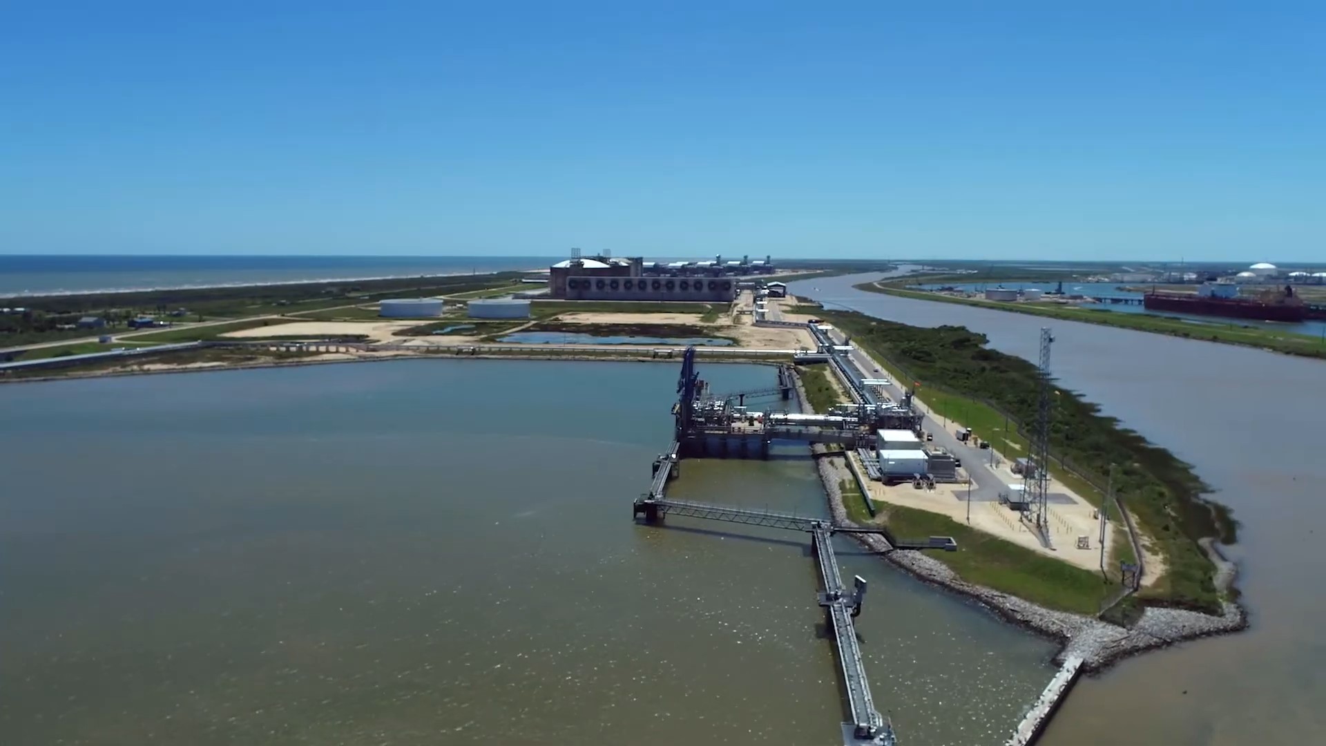 Freeport LNG terminal in Texas shut down due to Hurricane Beryl