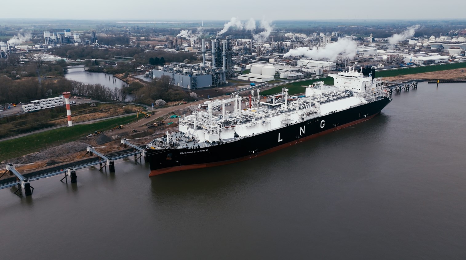 State-owned German LNG terminal operator DET has moved the 174,000-cbm FSRU Energos Force