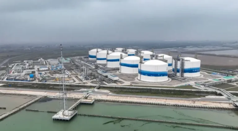 China's LNG imports jump in September