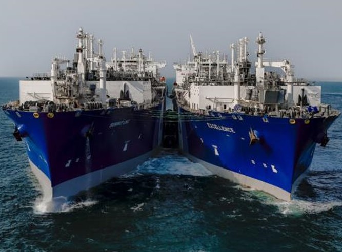 Excelerate inks mid-term LNG deals, plans FSRU conversions