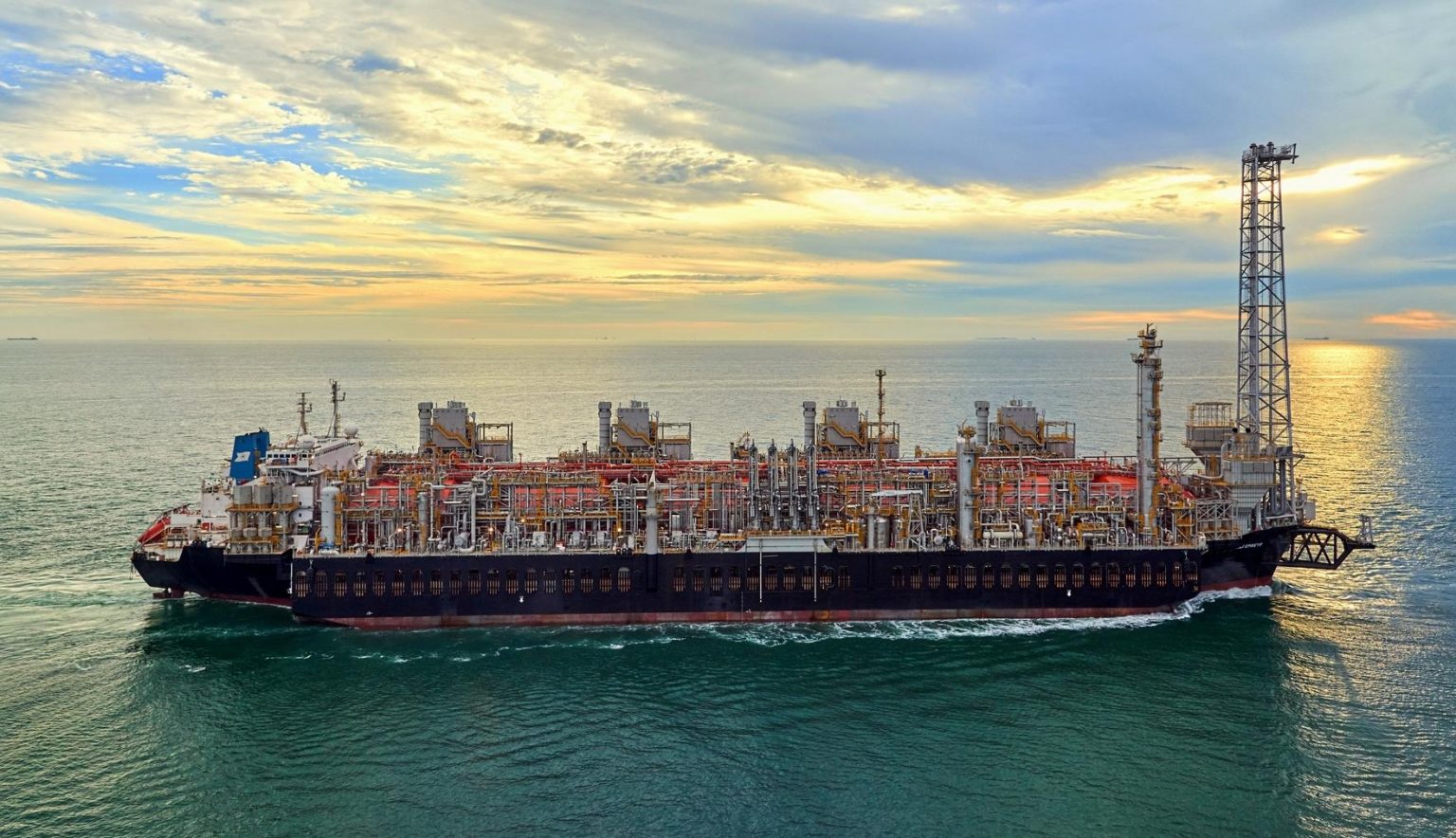 Golar takes full ownership of FLNG Hilli