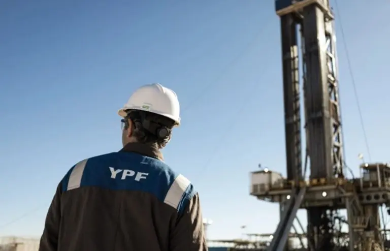 YPF, Shell seal Argentina LNG deal