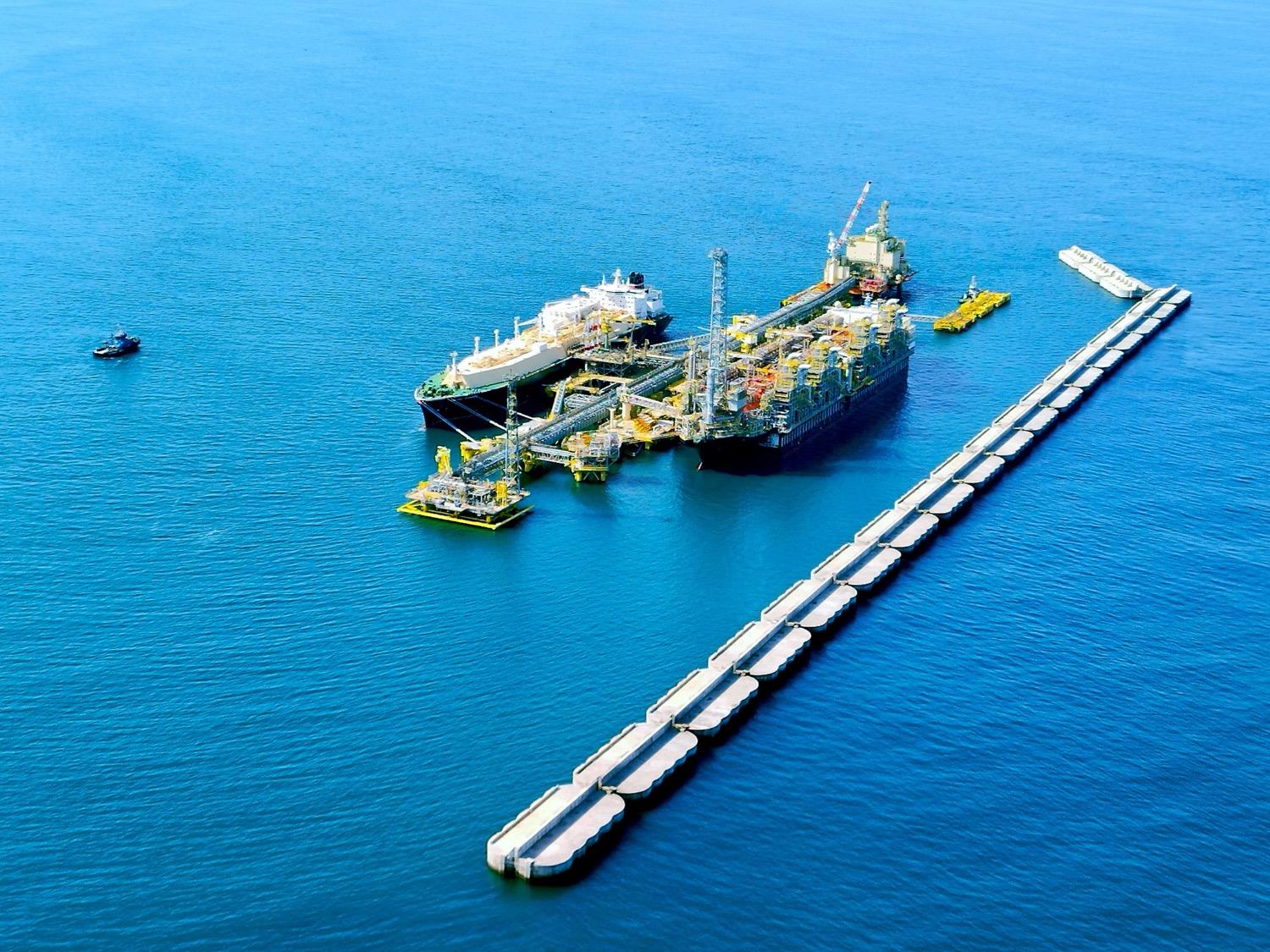 BP achieves first gas at Tortue FLNG project