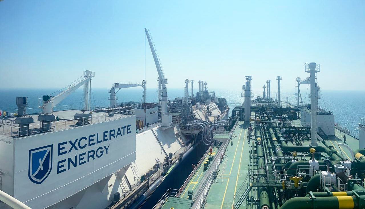 Excelerate wraps up 3000th STS LNG op