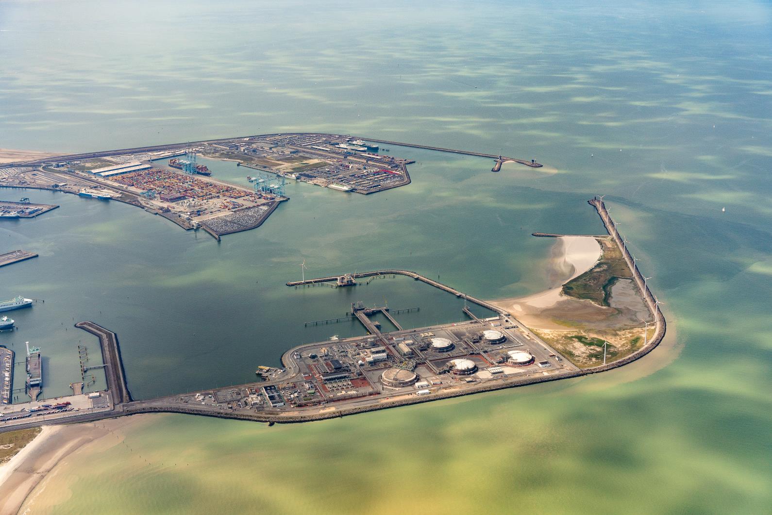 Belgium's Fluxys offers Zeebrugge LNG slots