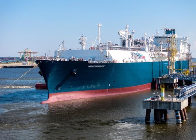 Lithuanian FSRU in 500th STS LNG transfer