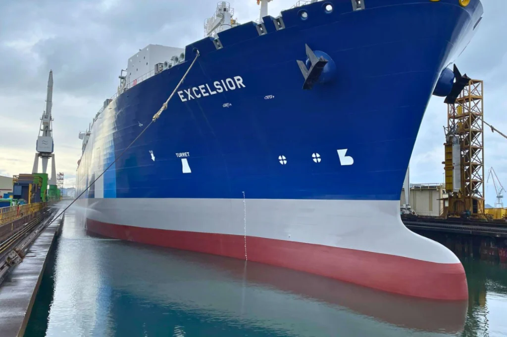 Excelerate’s FSRU arrives in Germany
