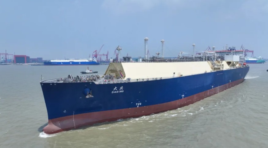 Cosco, PetroChina to take delivery of new LNG carrier