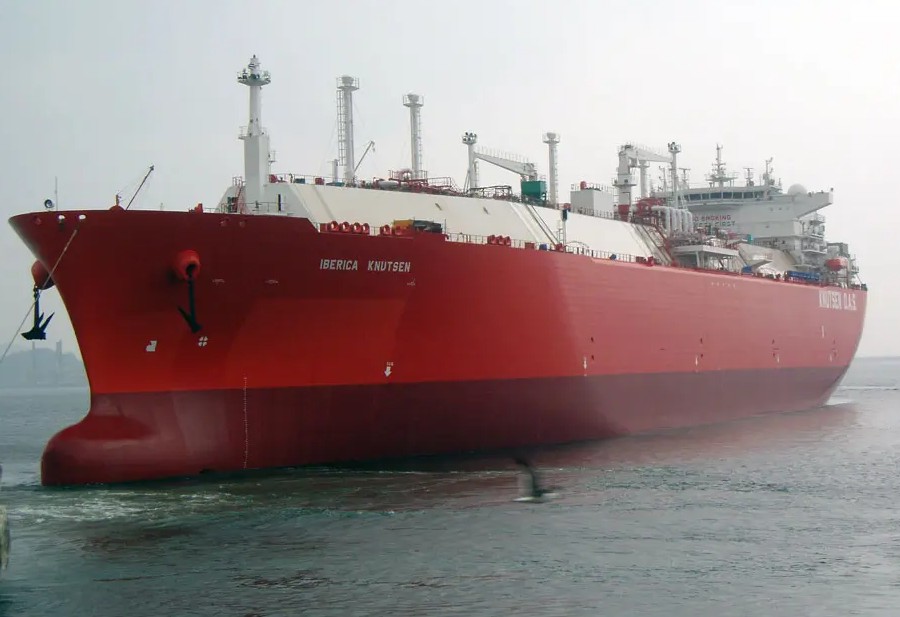 LNG carrier anchors offshore Germany's Mukran after grounding incident