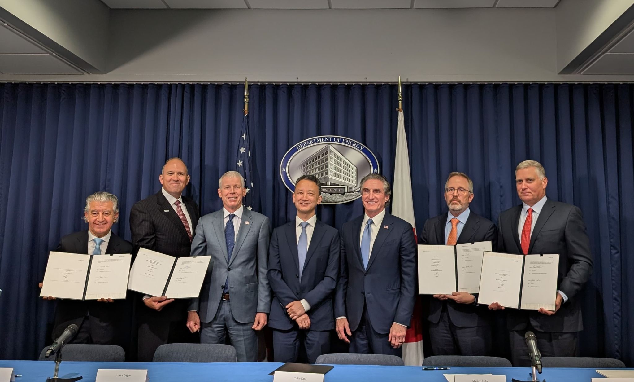 Japan's Jera seals US LNG supply deals
