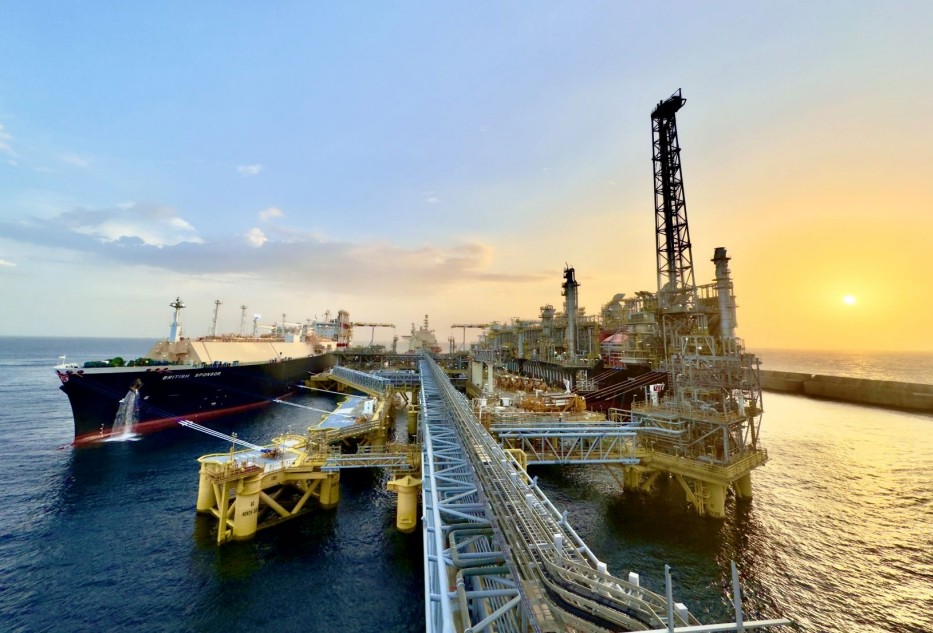 Tortue LNG cargo heads to Europe