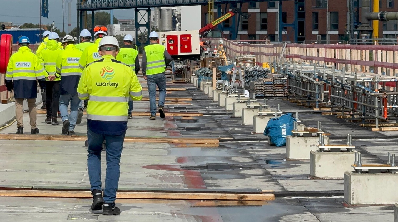 MT bags German LNG jetty gig