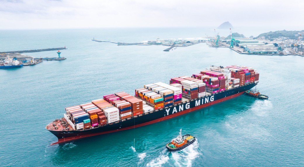 Yang Ming books LNG-powered containerships in South Korea