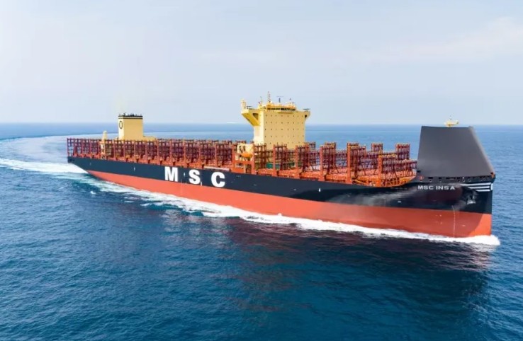 Zhoushan Changhong hands over LNG-powered containership to MSC