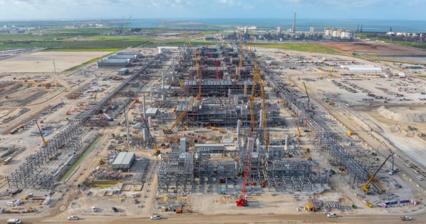 Cheniere nears first LNG at third Corpus Christi expansion train