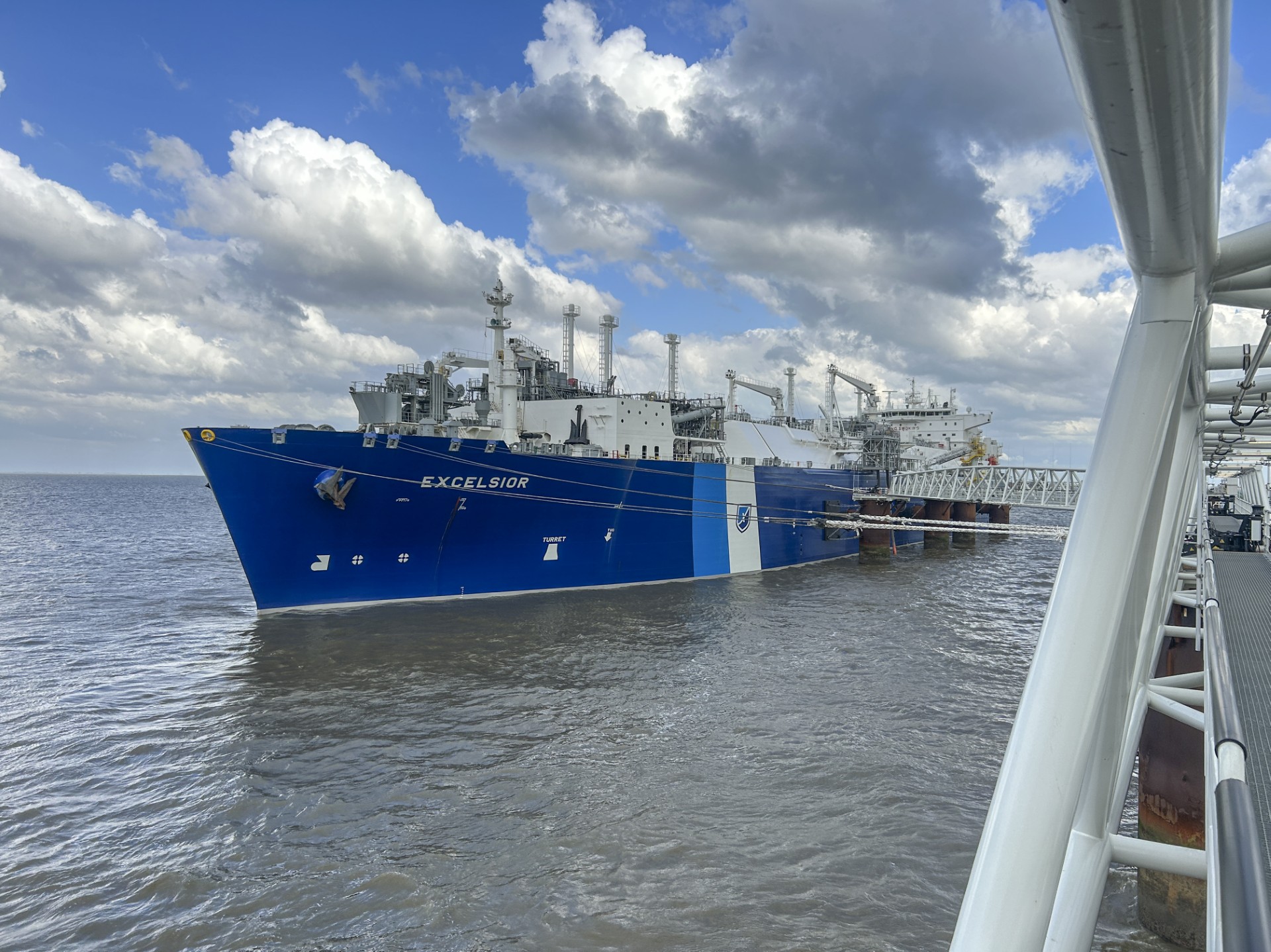 Germany's DET launches commercial ops at second Wilhelmshaven FSRU