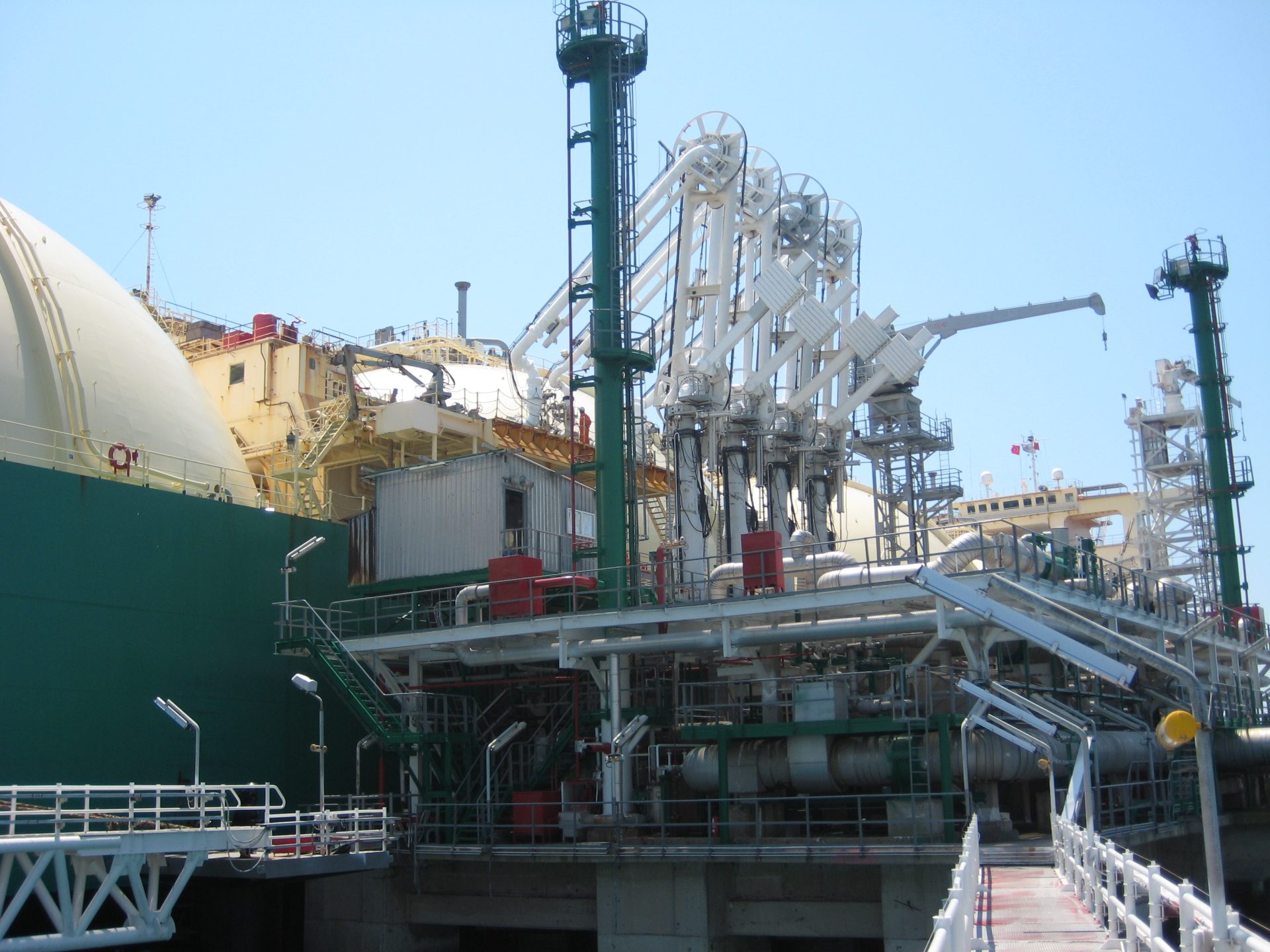 Botas pens three-year LNG supply deals with BP, Shell, and Eni