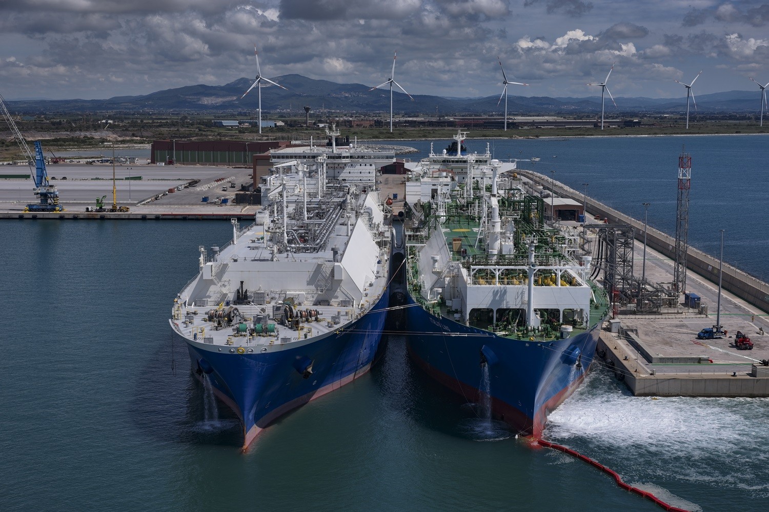 Shell pens US LNG supply deal with Edison