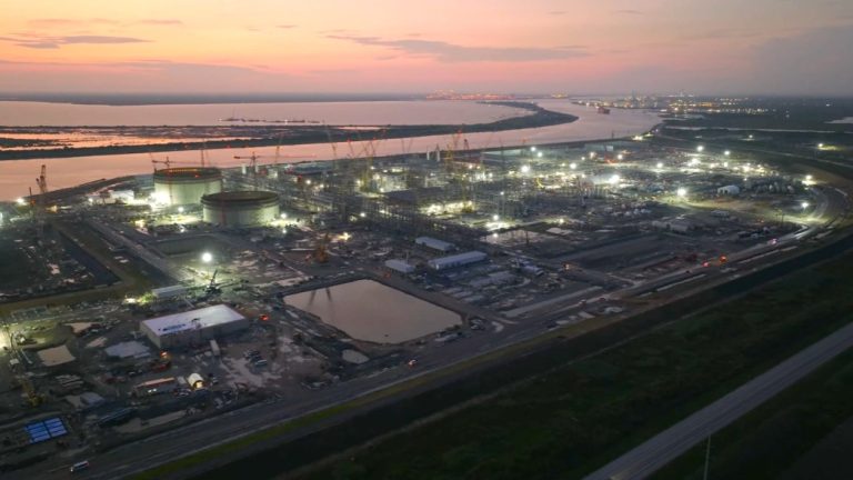 Chart wins Port Arthur LNG expansion contract