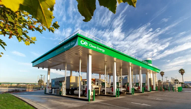 Clean Energy inks new LNG deals