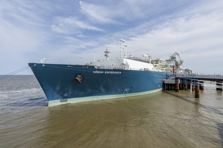 DET kicks off Wilhelmshaven FSRU maintenance
