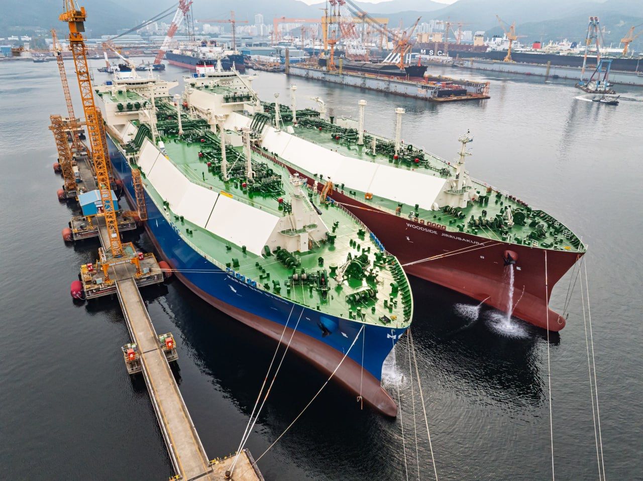 Hanwha Ocean: LNG carrier duo completes first STS transfer during trials