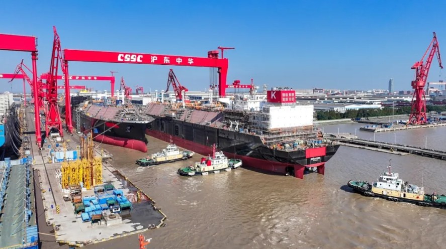 Hudong-Zhonghua launches LNG carrier trio