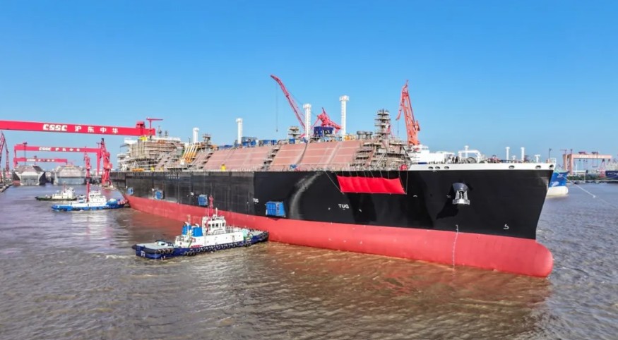 Hudong-Zhonghua launches LNG carrier trio