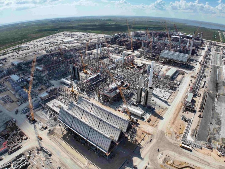 ExxonMobil CEO says Golden Pass LNG remains on track for launch by year-end
