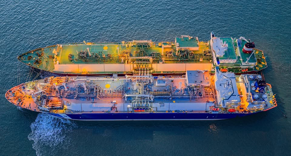 Summit's Bangladesh FSRU terminal in 250th STS LNG op