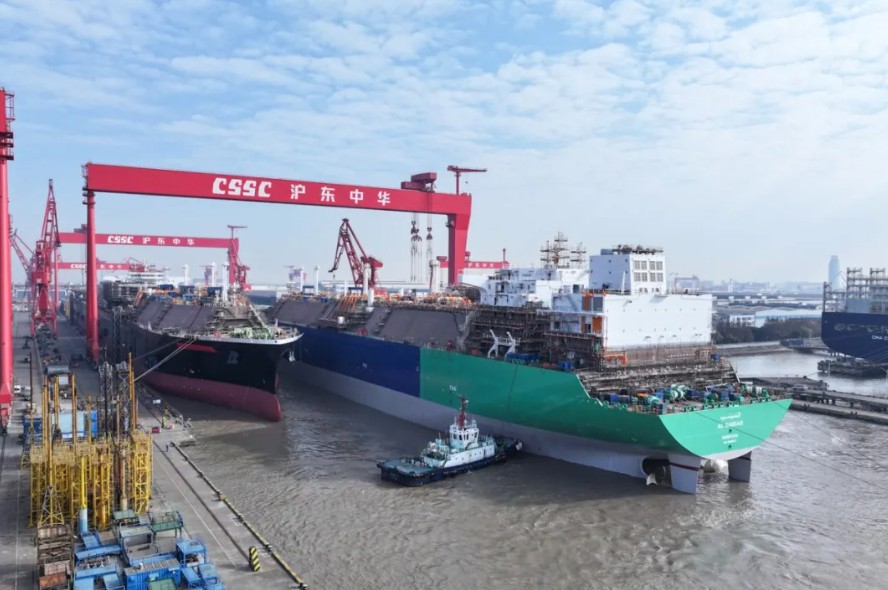 Hudong-Zhonghua floats out LNG carrier duo