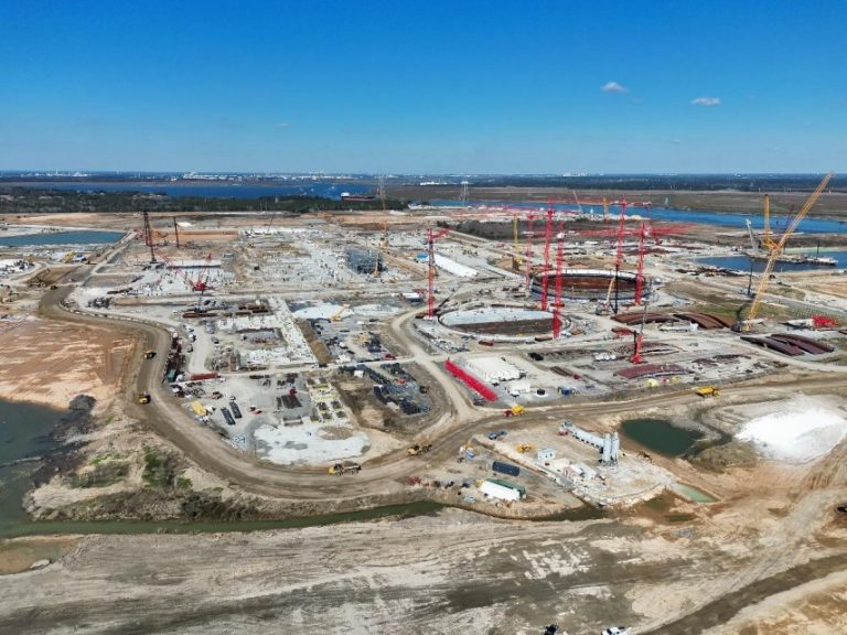 Woodside sees strong interest in further Louisiana LNG sell-downs