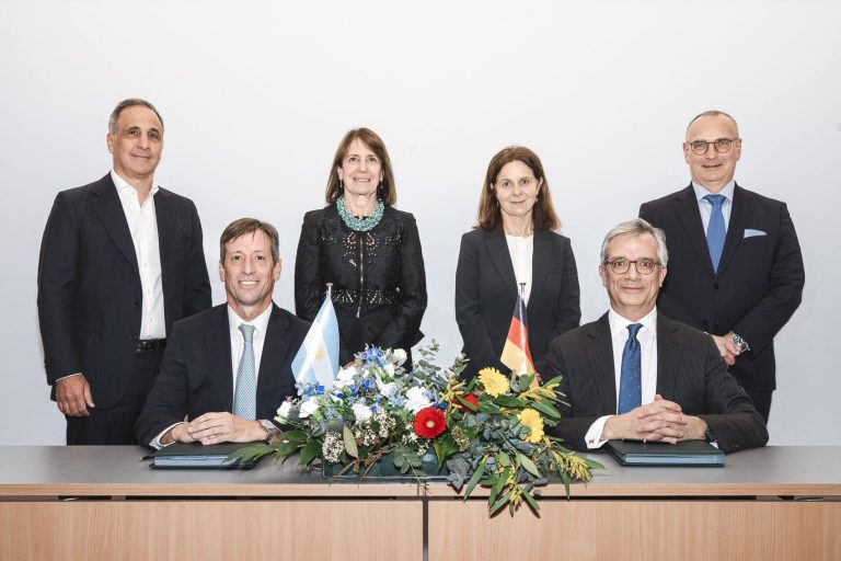 Germany's SEFE finalizes Argentina LNG deal