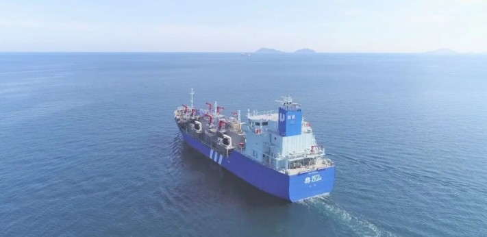 Osaka Gas LNG bunkering vessel