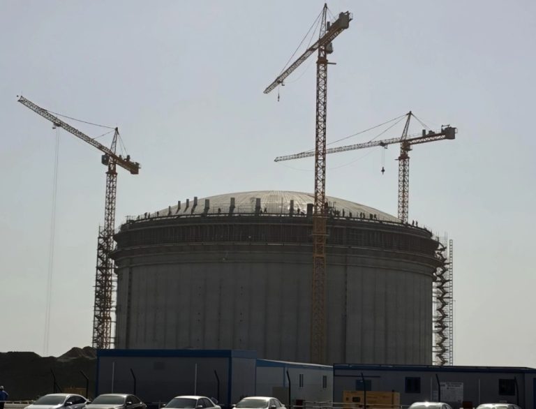 Roof raised on Marsa LNG tank