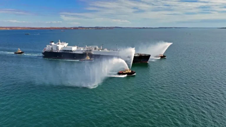 Woodside resumes Pluto LNG loading