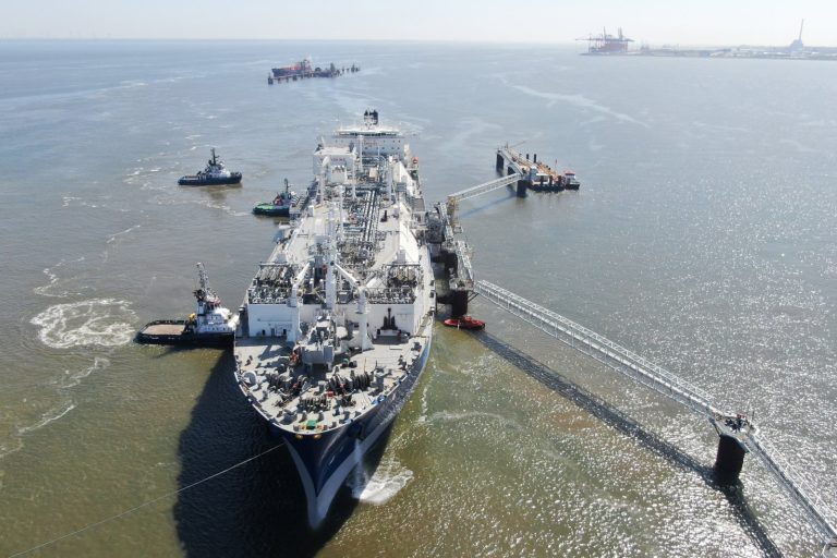 Germany's DET moves second Wilhelmshaven FSRU due to dredging work