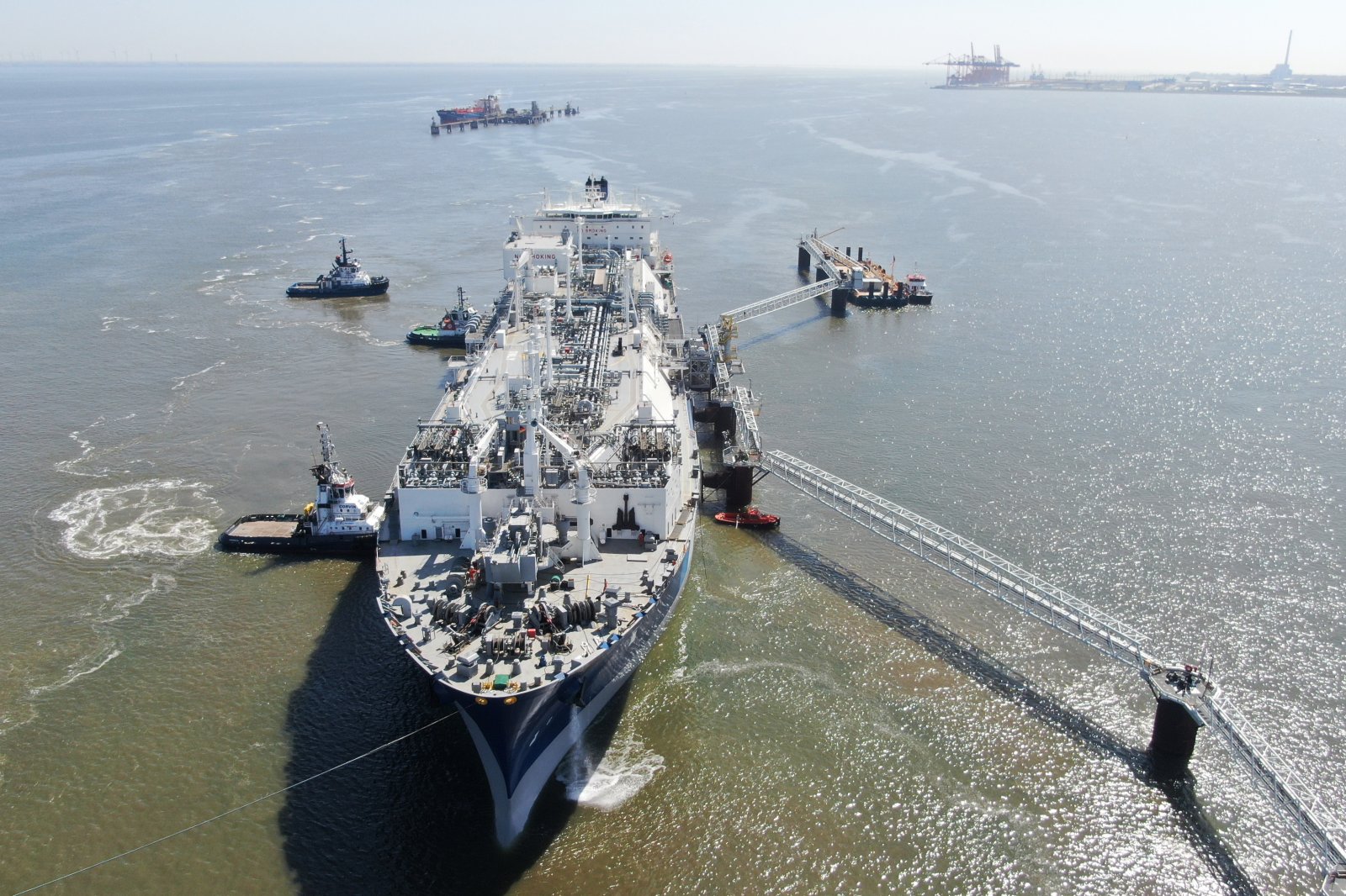 Germany's DET moves second Wilhelmshaven FSRU due to dredging work