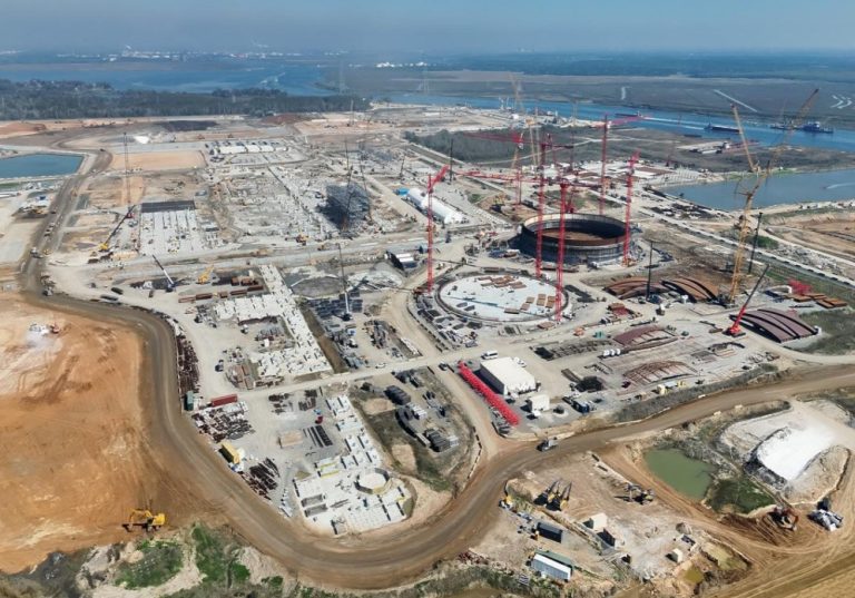 Woodside awards Louisiana LNG tugboat contract