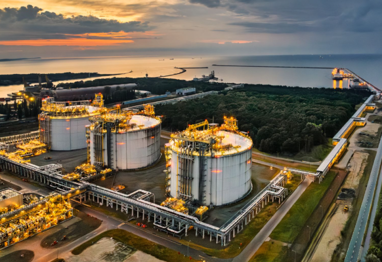 Poland's Gaz-System boosts LNG truck loading capacity