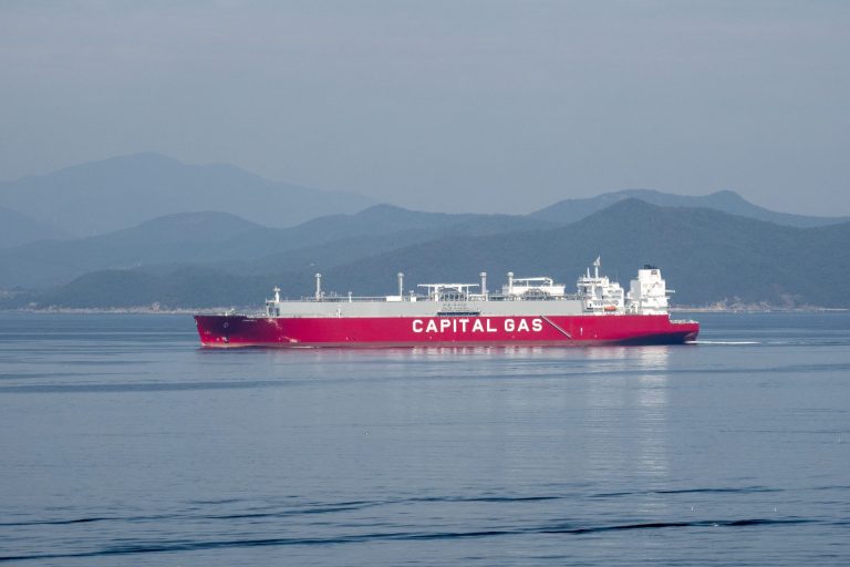CCEC secures new LNG carrier charter deals