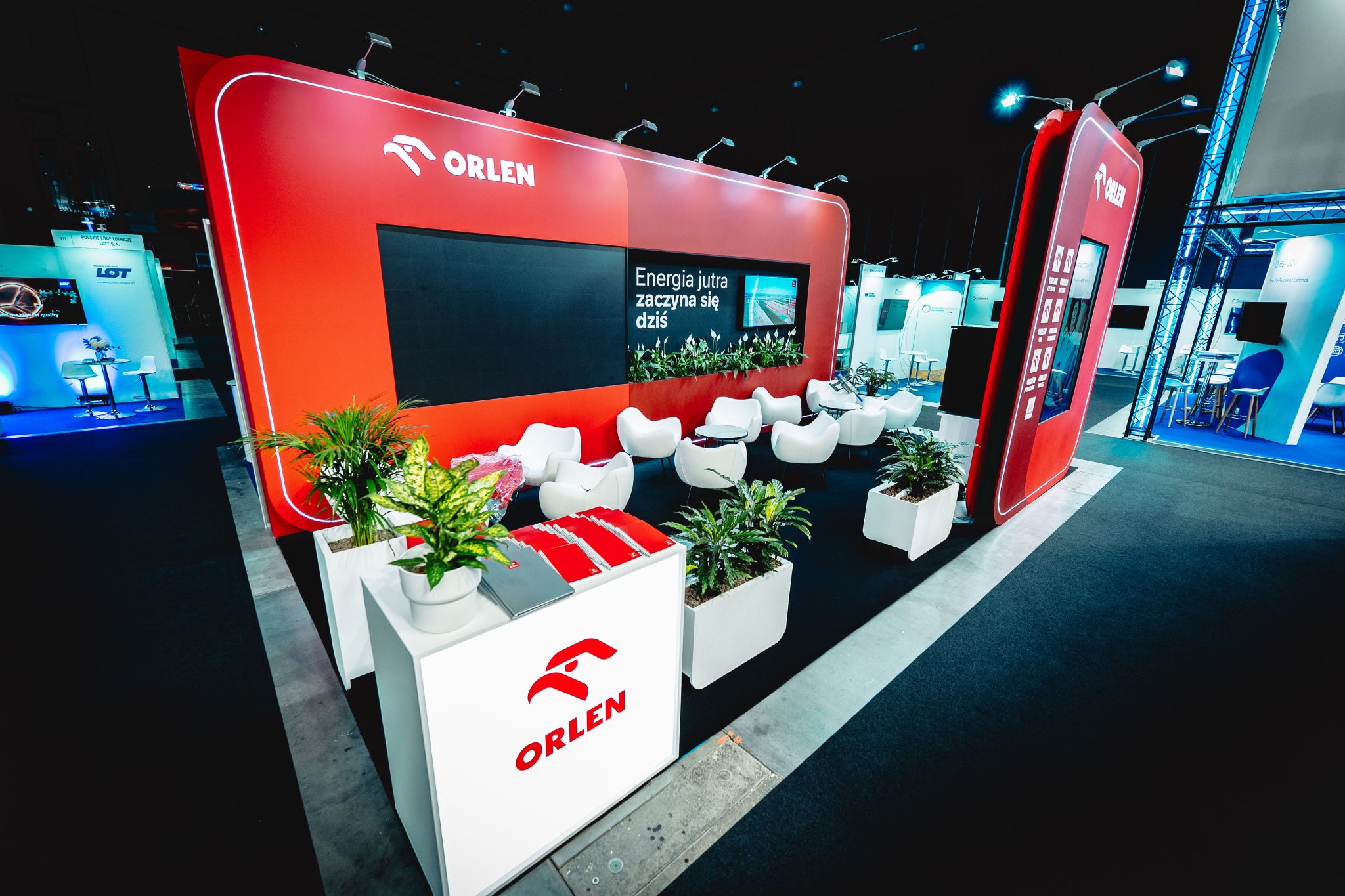 Poland's Orlen, Ukraine's Naftogaz seal LNG cooperation pact