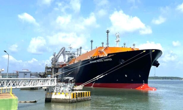 PV Gas seeks October spot LNG cargo