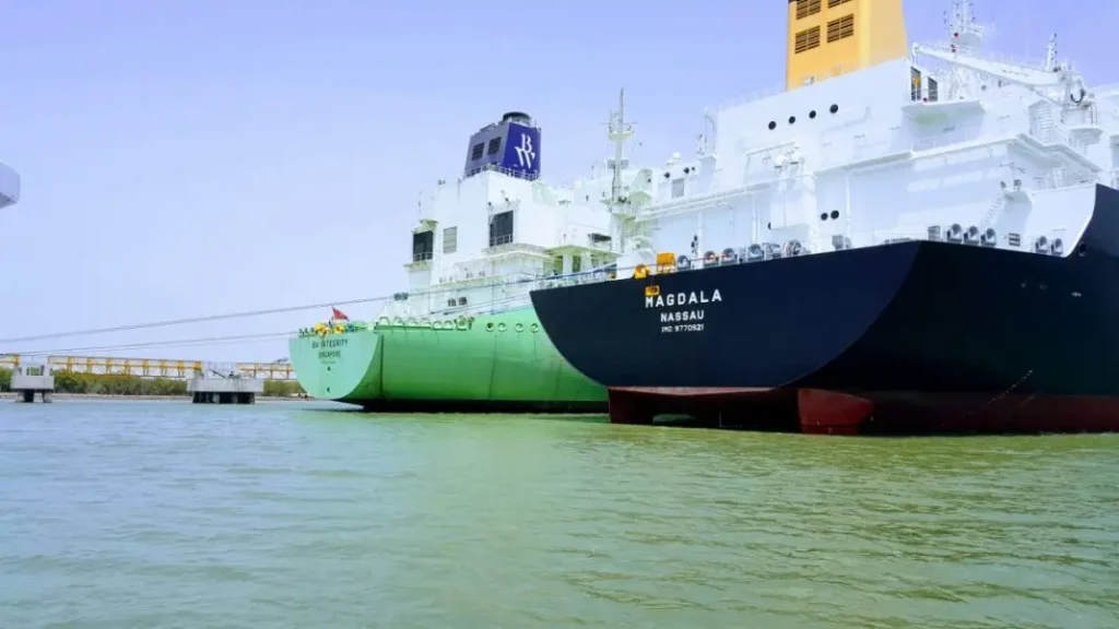 Pakistan launches tender for one spot LNG shipment
