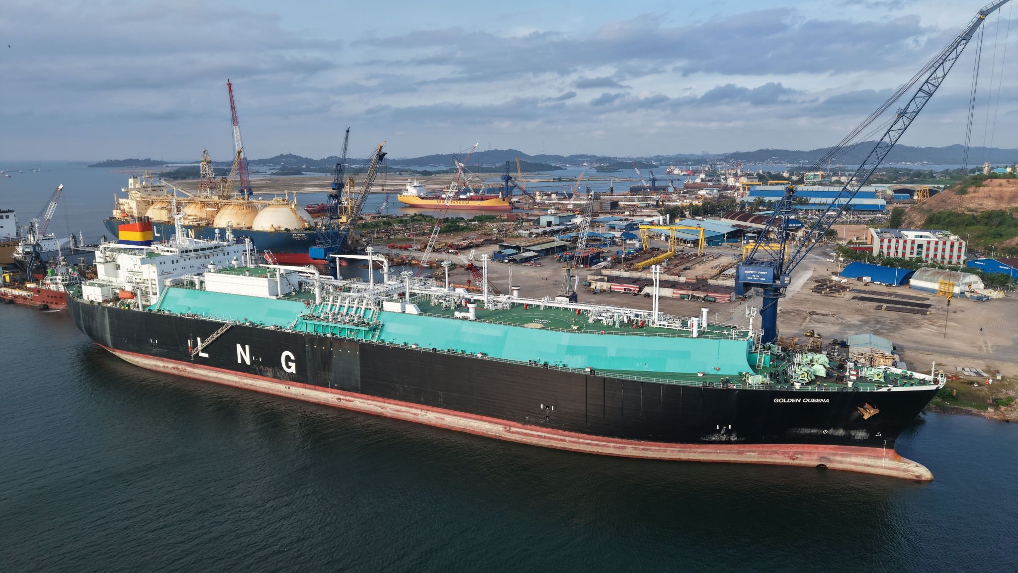 PaxOcean repairs LNG carrier duo