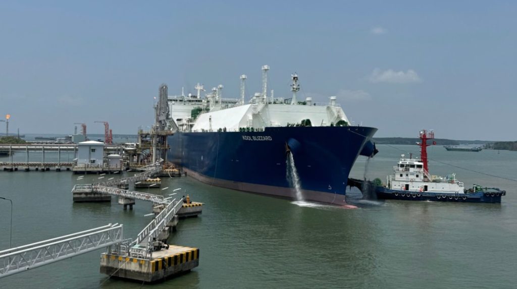 Petrovietnam, Mitsui talk LNG cooperation